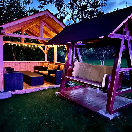 Pensiunea Casa Eden มาริเชล ภายนอก รูปภาพ
