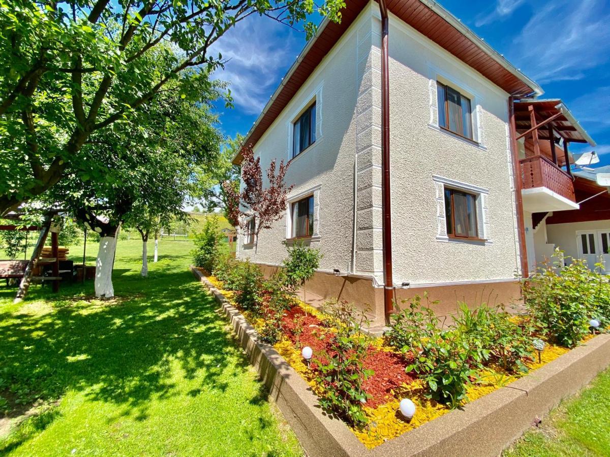 Pensiunea Casa Eden มาริเชล ภายนอก รูปภาพ
